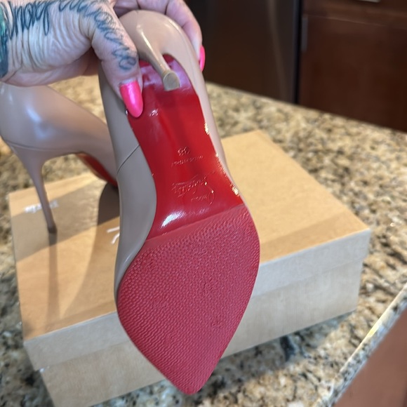 Red bottoms - Picture 5 of 5